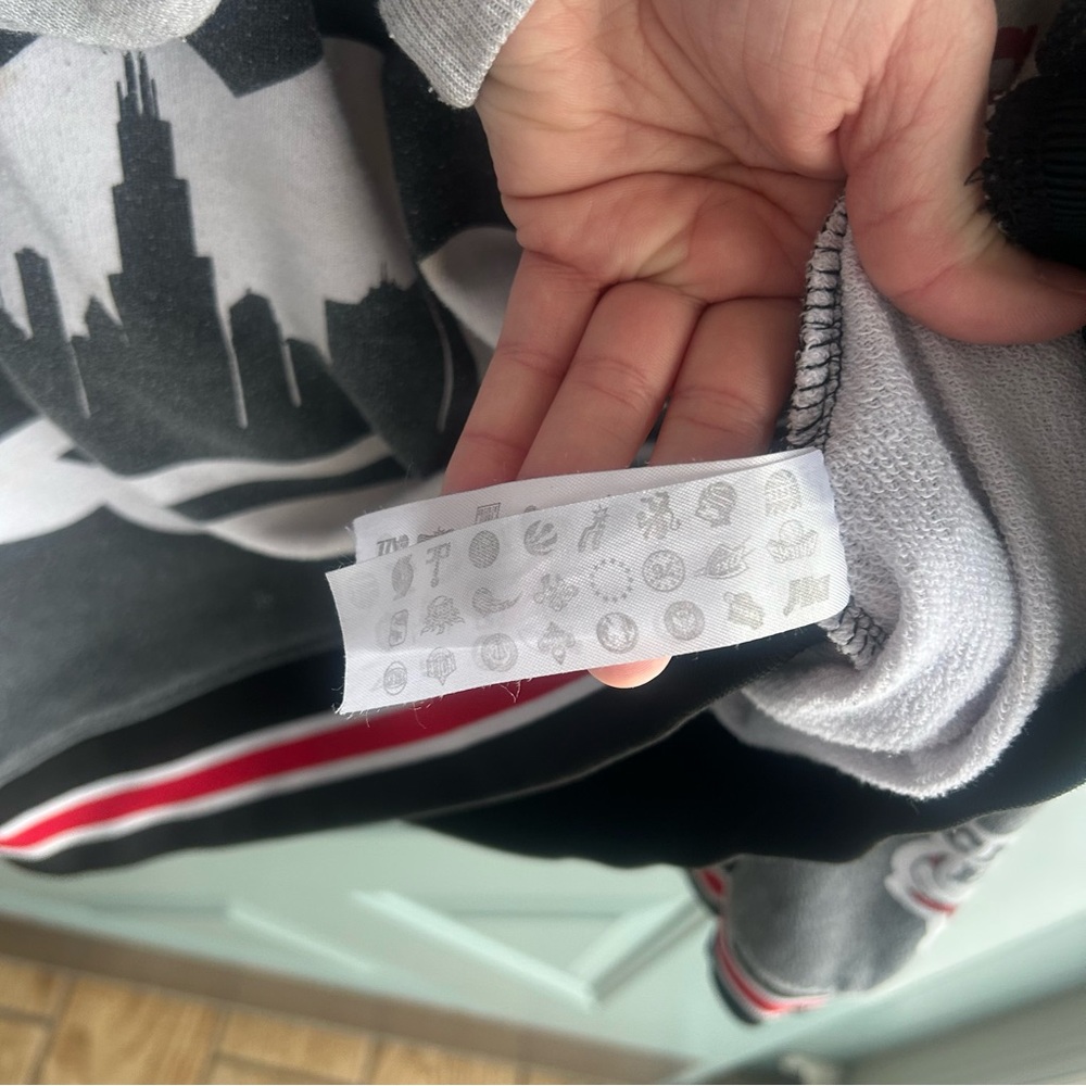 Vintage 90s Chicago Bulls Sweatshirt All Over Print Crew Neck Basketball NBA XXL - Picture 12 of 13